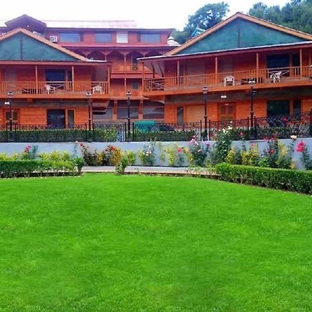 Himalayan Nomad Cottage, Manali ! All 2 Bedroom Independent Cottages ! Personal Lawn Every Cottage ! Parking ! Scenic Mountains View ! Spacious Rooms ! Kültér fotó
