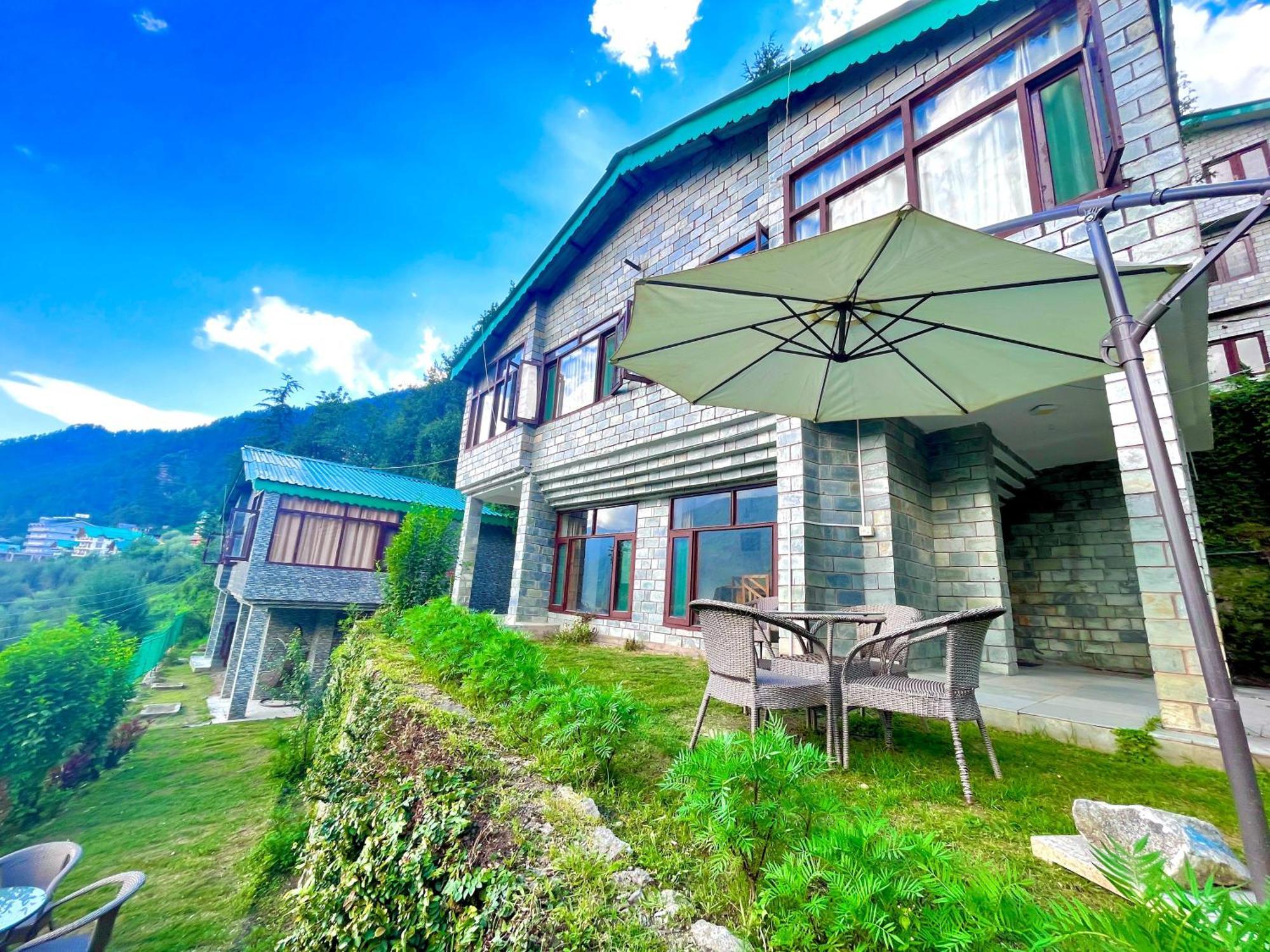 Himalayan Nomad Cottage, Manali ! All 2 Bedroom Independent Cottages ! Personal Lawn Every Cottage ! Parking ! Scenic Mountains View ! Spacious Rooms ! Kültér fotó