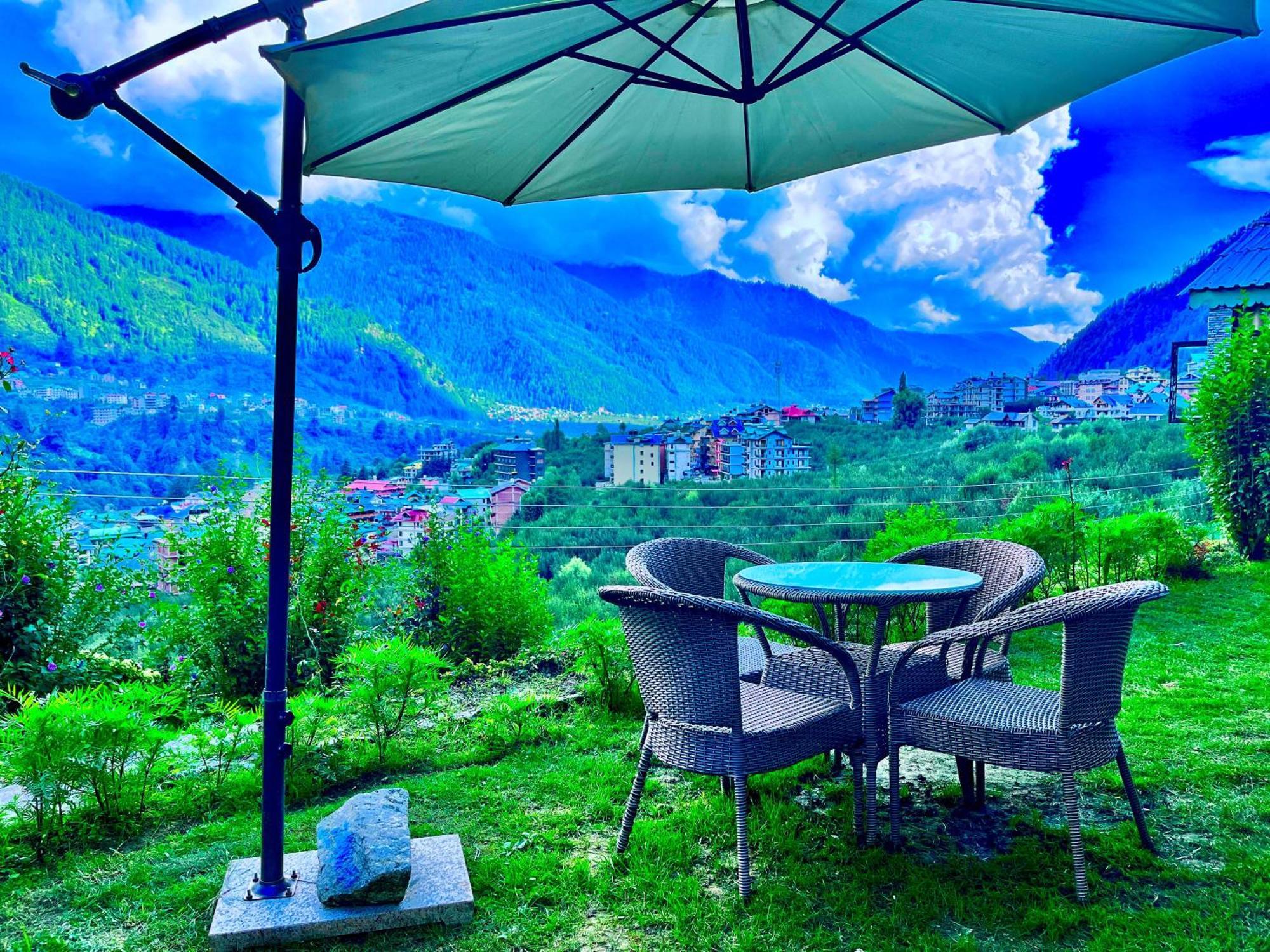 Himalayan Nomad Cottage, Manali ! All 2 Bedroom Independent Cottages ! Personal Lawn Every Cottage ! Parking ! Scenic Mountains View ! Spacious Rooms ! Kültér fotó
