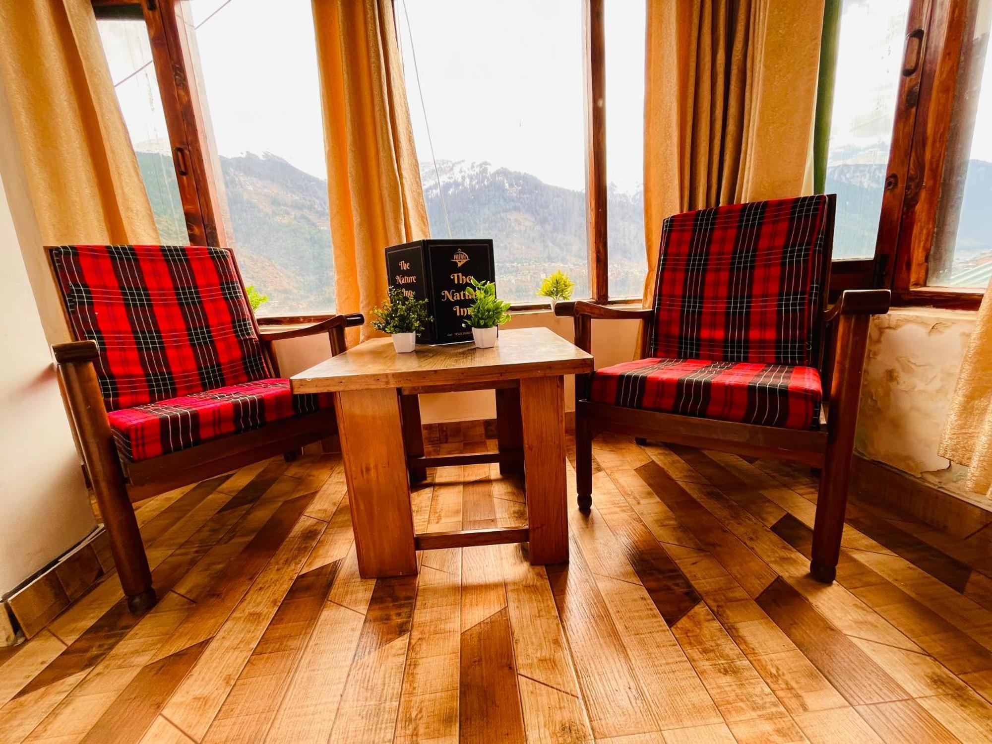 Himalayan Nomad Cottage, Manali ! All 2 Bedroom Independent Cottages ! Personal Lawn Every Cottage ! Parking ! Scenic Mountains View ! Spacious Rooms ! Kültér fotó