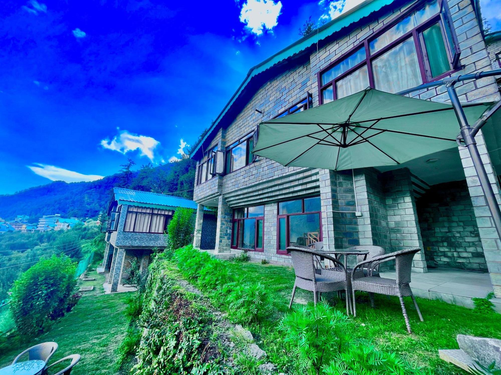 Himalayan Nomad Cottage, Manali ! All 2 Bedroom Independent Cottages ! Personal Lawn Every Cottage ! Parking ! Scenic Mountains View ! Spacious Rooms ! Kültér fotó