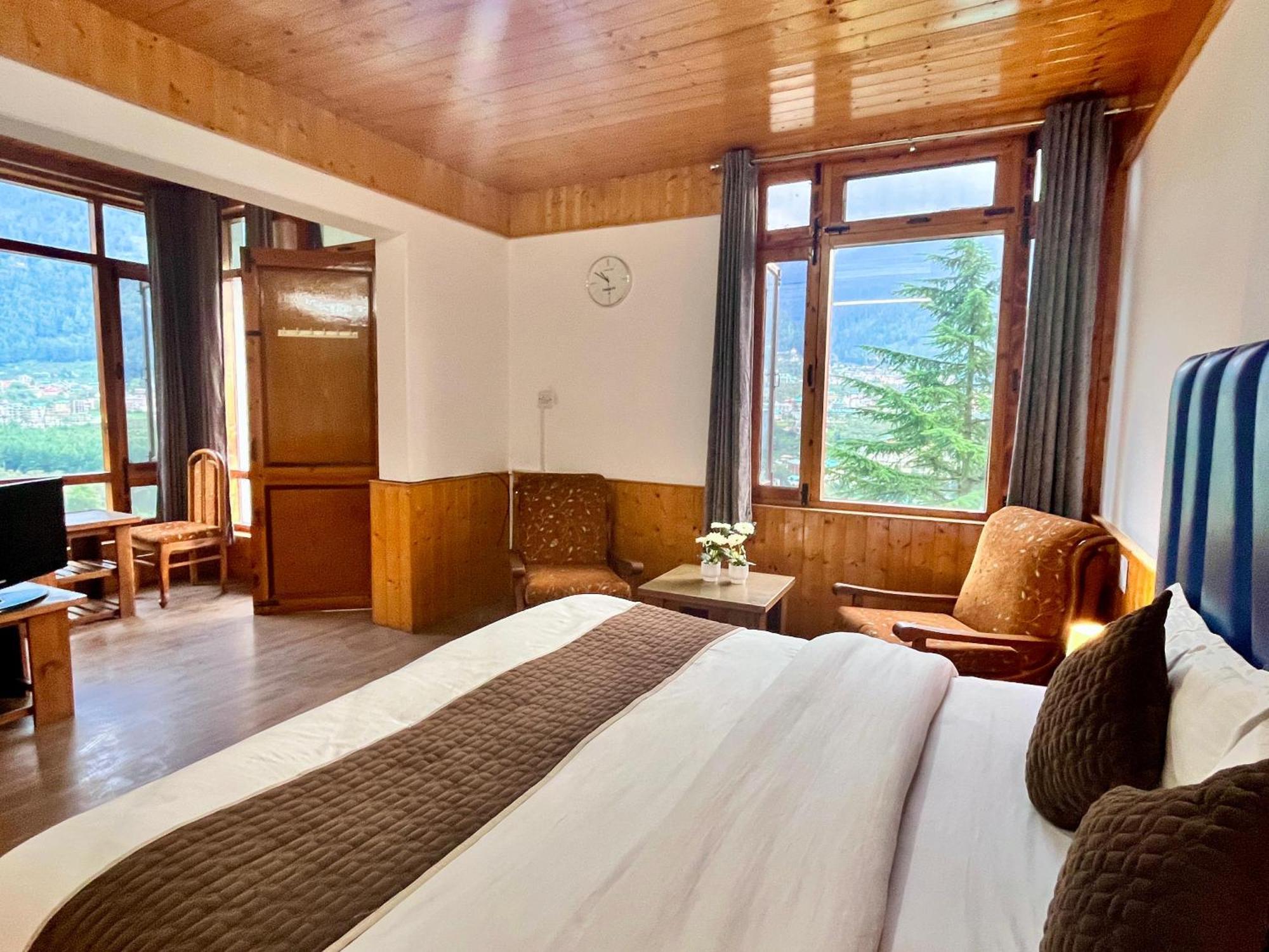 Himalayan Nomad Cottage, Manali ! All 2 Bedroom Independent Cottages ! Personal Lawn Every Cottage ! Parking ! Scenic Mountains View ! Spacious Rooms ! Kültér fotó
