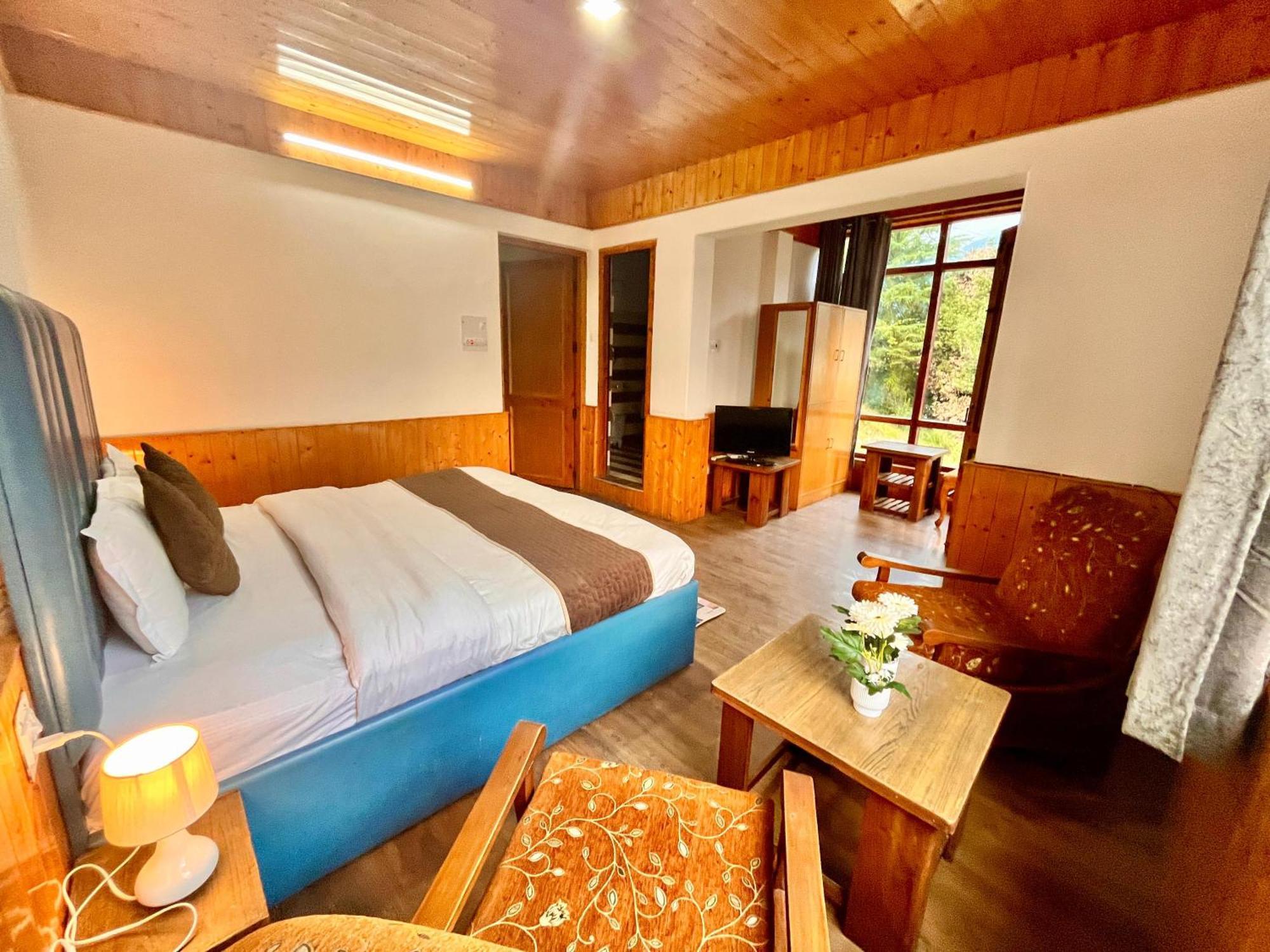 Himalayan Nomad Cottage, Manali ! All 2 Bedroom Independent Cottages ! Personal Lawn Every Cottage ! Parking ! Scenic Mountains View ! Spacious Rooms ! Kültér fotó