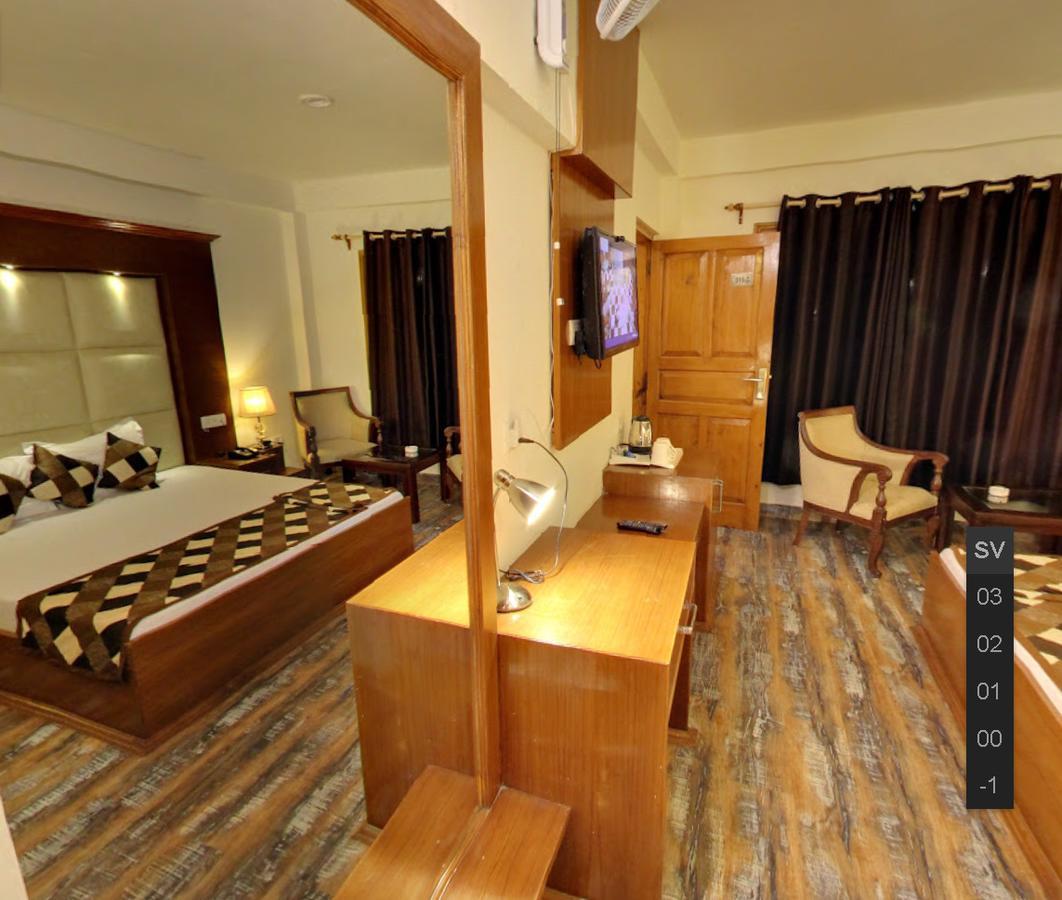 Himalayan Nomad Cottage, Manali ! All 2 Bedroom Independent Cottages ! Personal Lawn Every Cottage ! Parking ! Scenic Mountains View ! Spacious Rooms ! Kültér fotó
