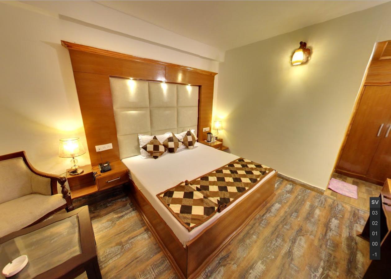 Himalayan Nomad Cottage, Manali ! All 2 Bedroom Independent Cottages ! Personal Lawn Every Cottage ! Parking ! Scenic Mountains View ! Spacious Rooms ! Kültér fotó