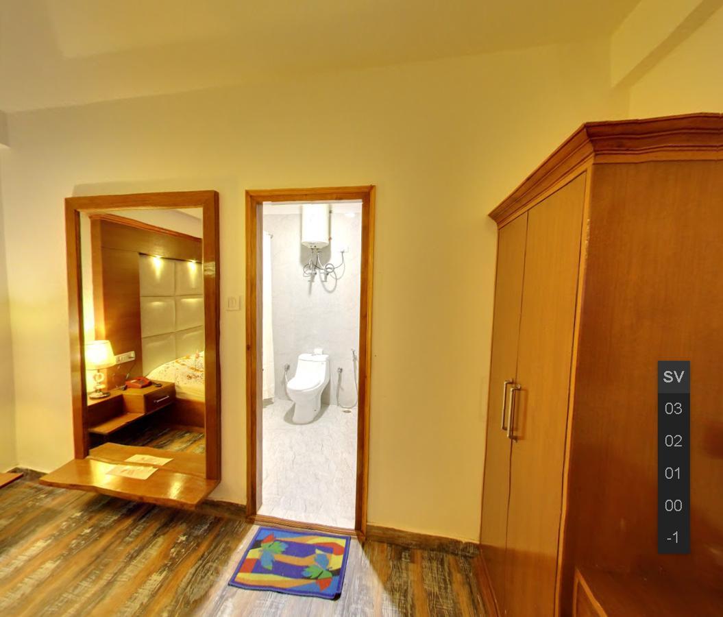 Himalayan Nomad Cottage, Manali ! All 2 Bedroom Independent Cottages ! Personal Lawn Every Cottage ! Parking ! Scenic Mountains View ! Spacious Rooms ! Kültér fotó
