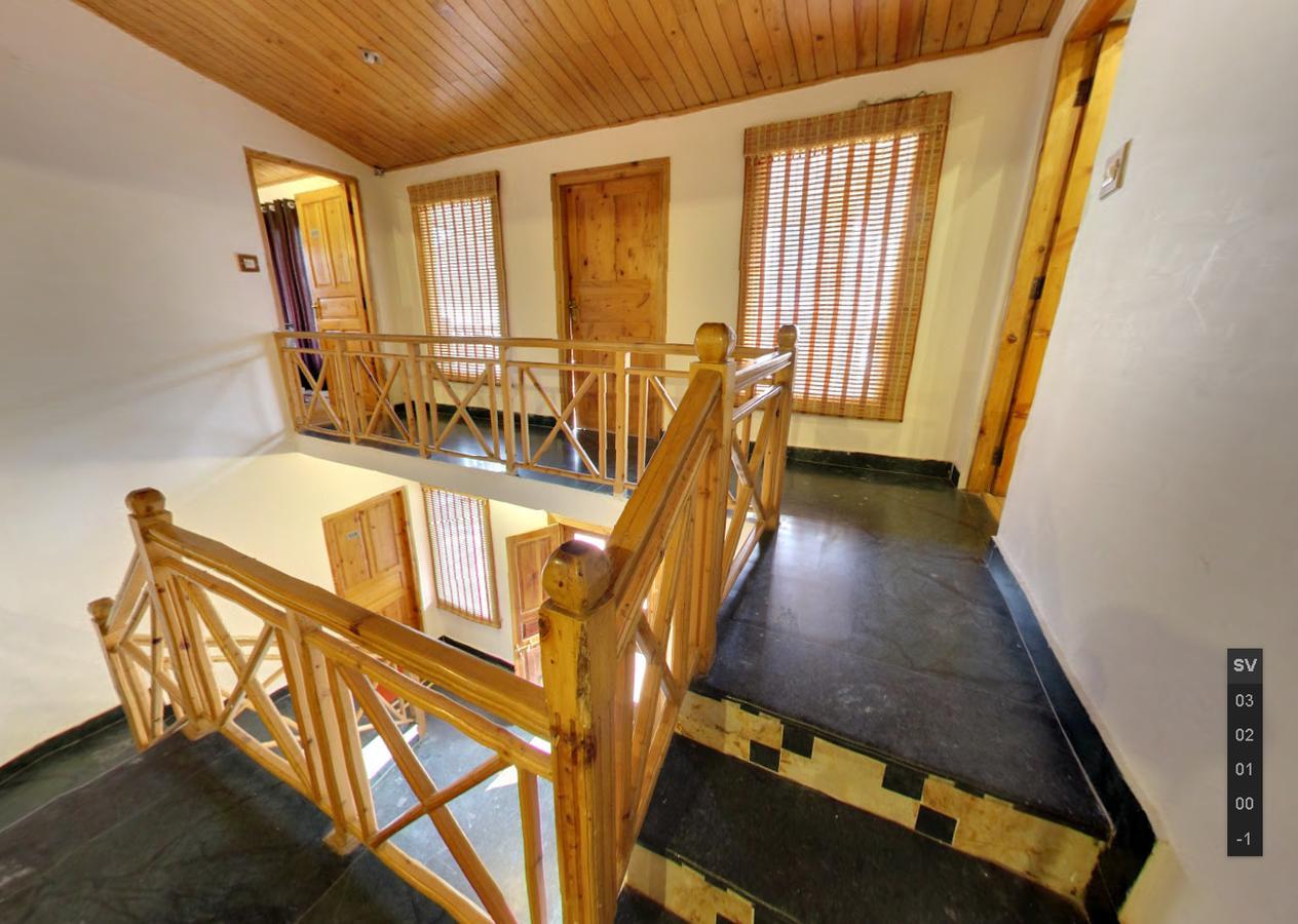 Himalayan Nomad Cottage, Manali ! All 2 Bedroom Independent Cottages ! Personal Lawn Every Cottage ! Parking ! Scenic Mountains View ! Spacious Rooms ! Kültér fotó